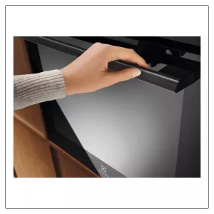 Electrolux ugradna rerna EOX8P38WH