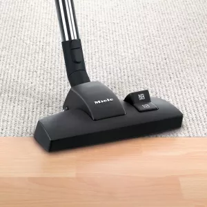 Miele usisivač Blizzard CX1 Red PowerLine - SKRR3