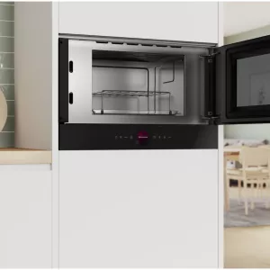 Bosch ugradna mikrotalasna rerna BER7321B1