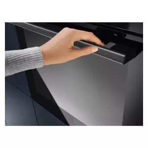 Electrolux ugradna rerna EOD6P77WZ